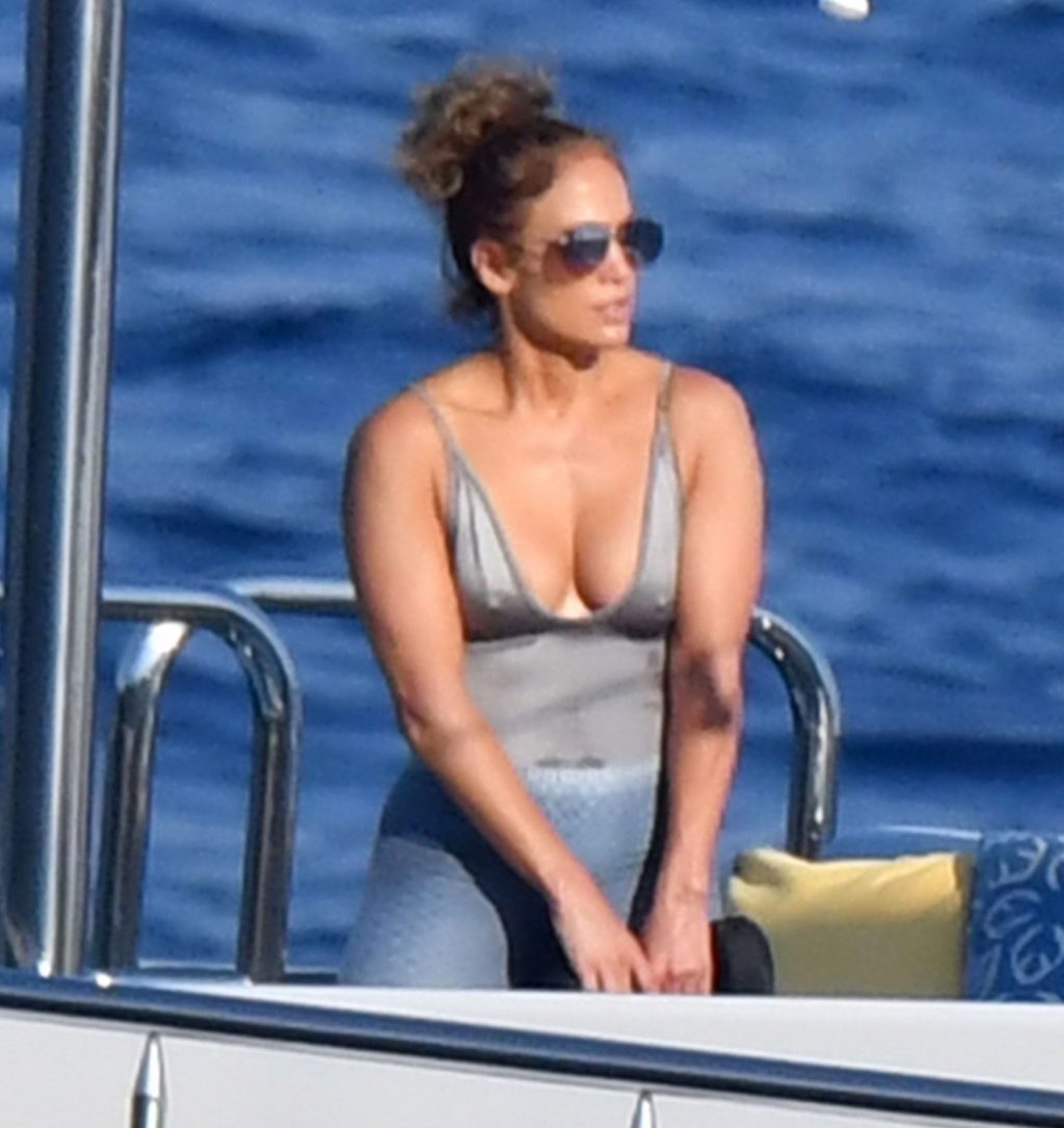 Jennifer Lopez Hot girlfappening.com 1