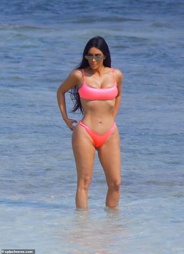 Kim Kardashian Bikini girlfappening.com 1